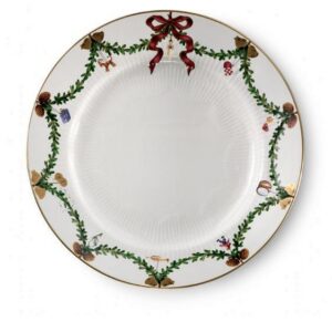 STAR FLUTED CHRISTMAS SALAD PLATE 22CM